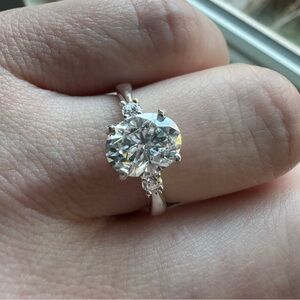 Gorgeous Oval cut moissanite ring